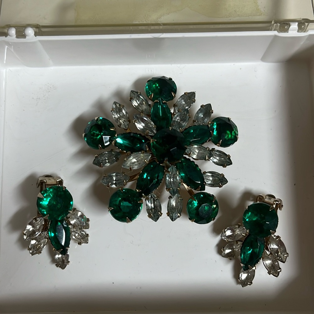Vintage brooch and earring set.